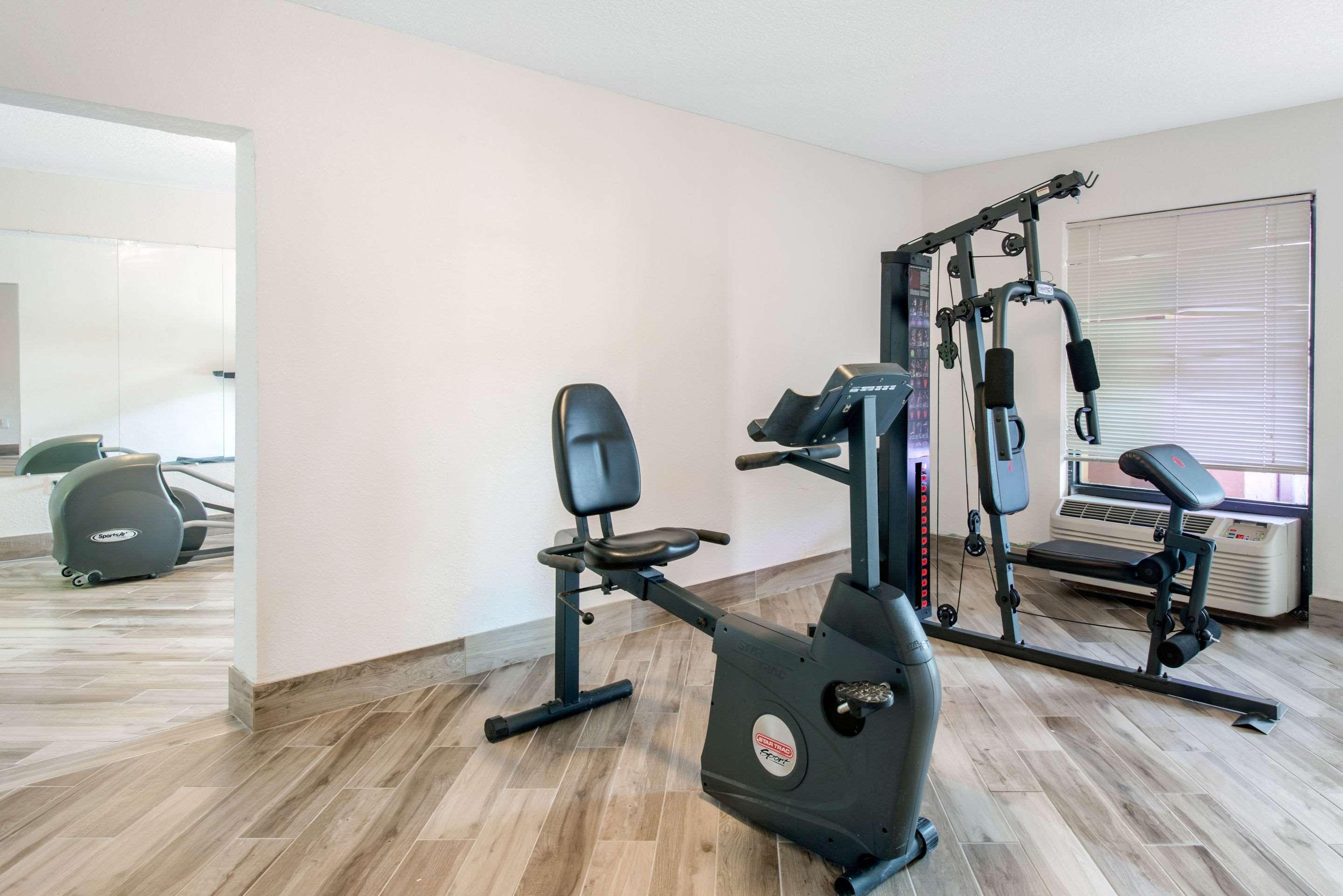 Clarion Inn & Suites Kissimmee-Lake Buena Vista South Esterno foto