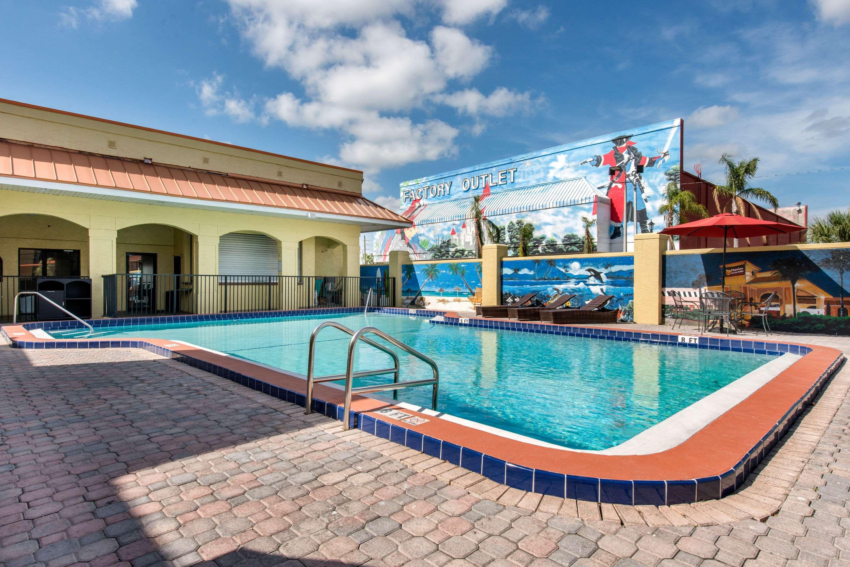 Clarion Inn & Suites Kissimmee-Lake Buena Vista South Esterno foto