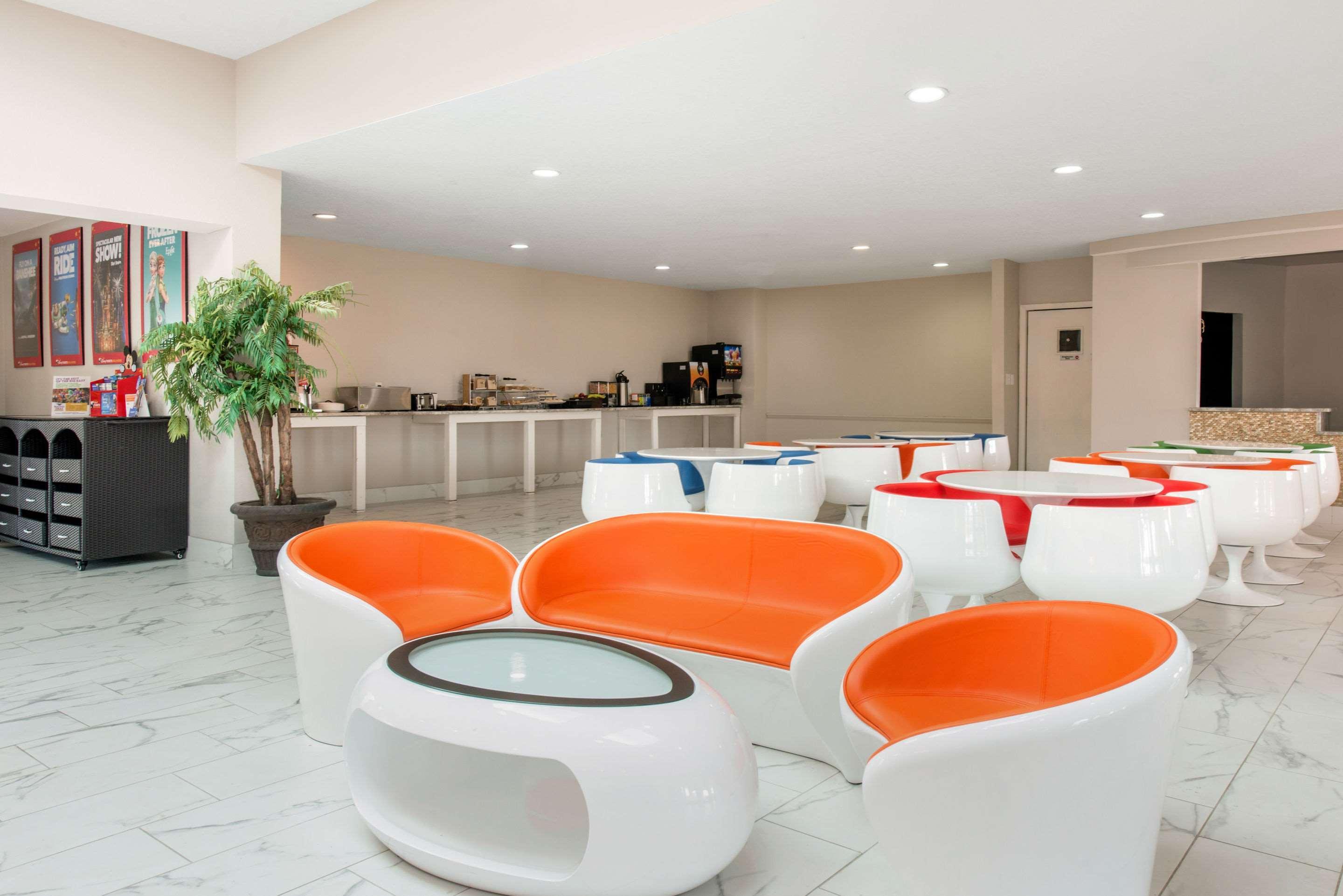 Clarion Inn & Suites Kissimmee-Lake Buena Vista South Esterno foto
