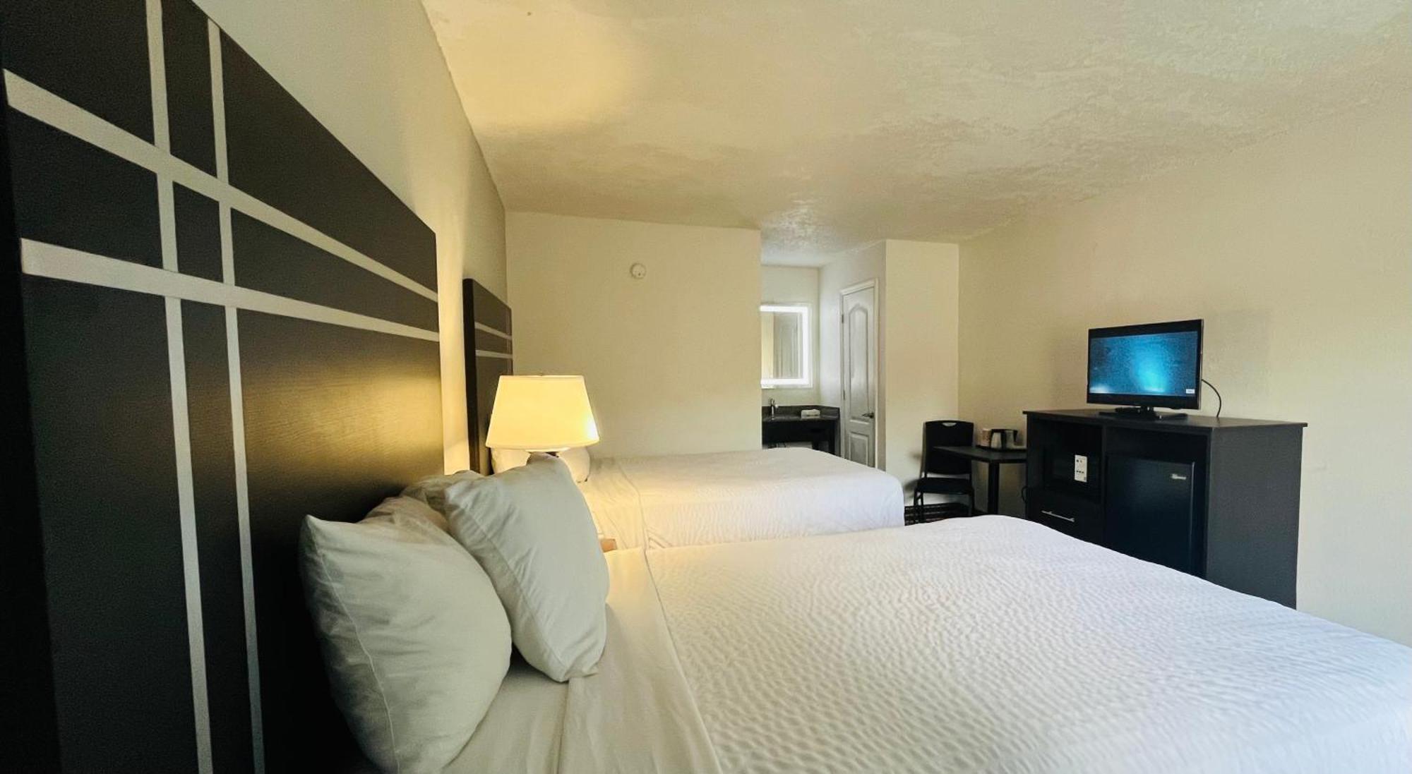 Clarion Inn & Suites Kissimmee-Lake Buena Vista South Esterno foto