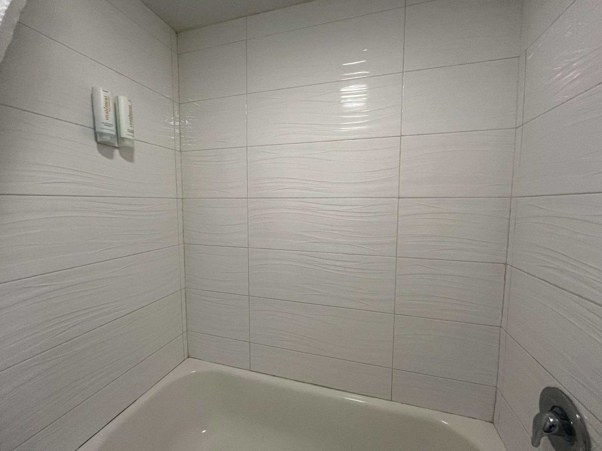 Clarion Inn & Suites Kissimmee-Lake Buena Vista South Esterno foto