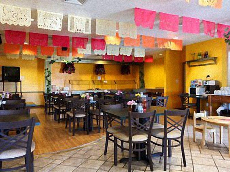 Clarion Inn & Suites Kissimmee-Lake Buena Vista South Ristorante foto