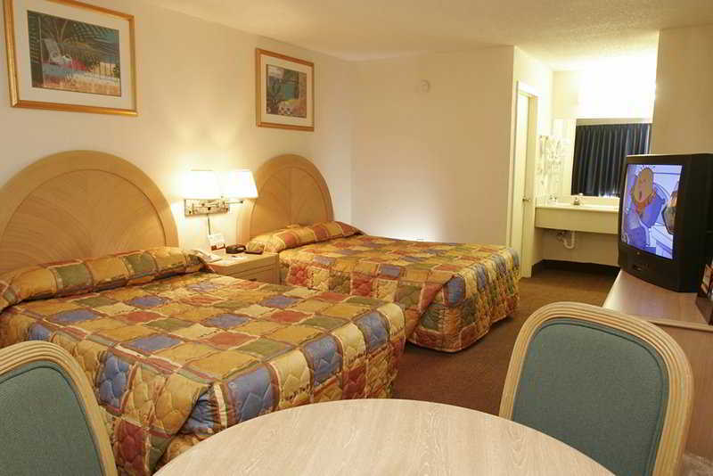 Clarion Inn & Suites Kissimmee-Lake Buena Vista South Esterno foto