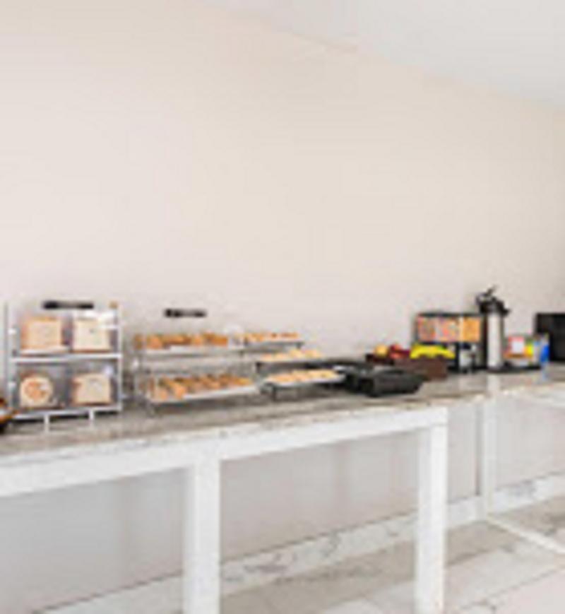 Clarion Inn & Suites Kissimmee-Lake Buena Vista South Esterno foto